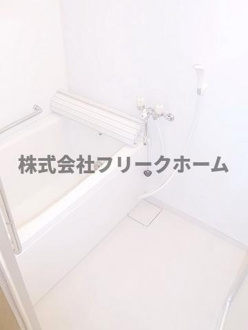 アースフォーガルの浴室