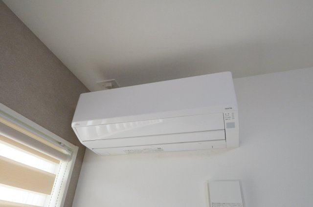 五月が丘二丁目の居間・リビング|リビングにエアコン有