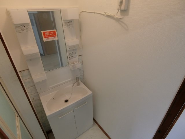 Fパレス富美ケ丘町の独立洗面台