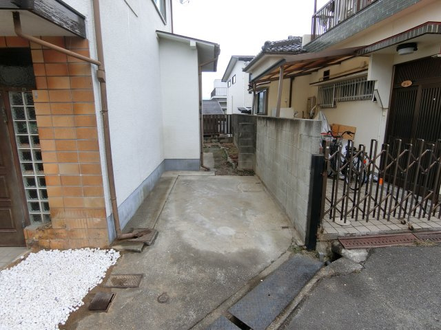 Fパレス富美ケ丘町の駐車場