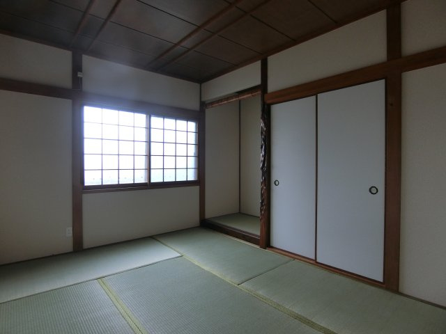 Fパレス富美ケ丘町の和室