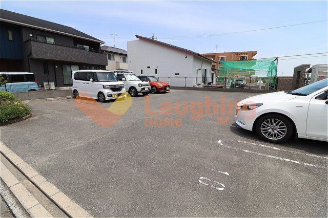 グランディアの駐車場