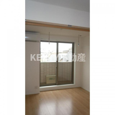 【居間・リビング】 | ルポリテ | こちらの居間で趣味の時間をお楽しみください