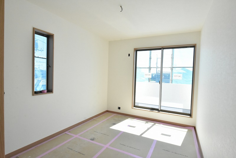鴻巣市宮地２丁目　新築一戸建ての洋室|【建築中】2階洋室6帖