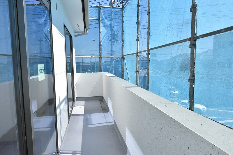 鴻巣市宮地２丁目　新築一戸建てのキッチン|【建築中】LIXILのシステムキッチン。食器洗浄乾燥機付、人造大理石シンク、浄水器付シャワー水栓など嬉しい設備が満載♪