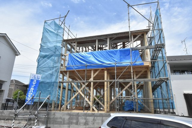 鴻巣市宮地２丁目　新築一戸建ての外観|南側より