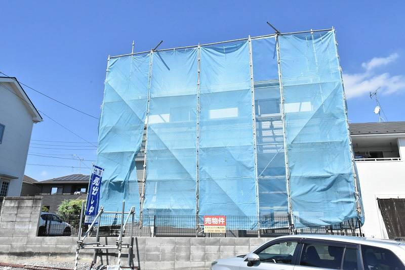 鴻巣市宮地２丁目　新築一戸建ての外観|南側より