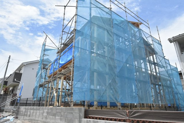 鴻巣市宮地２丁目　新築一戸建ての外観|南東側より