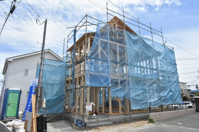 鴻巣市宮地２丁目　新築一戸建ての外観|西側より
