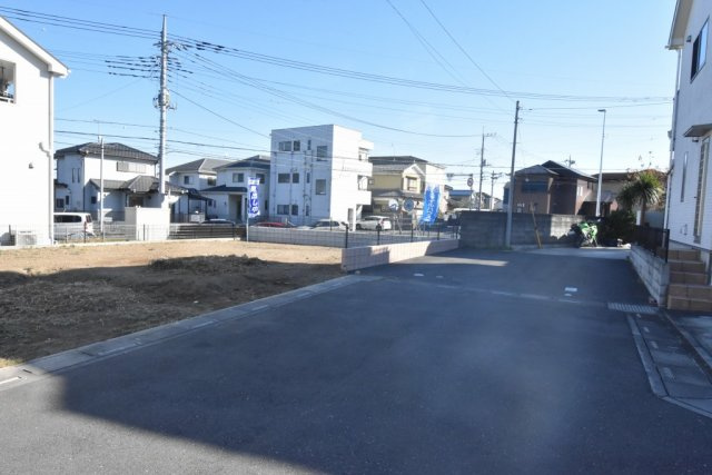 【前面道路含む現地写真】 | 鴻巣市宮地２丁目　新築一戸建て