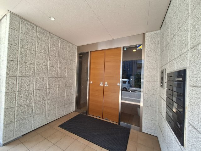 ヘーベルＶｉｌｌａｇｅ横須賀中央のエントランス