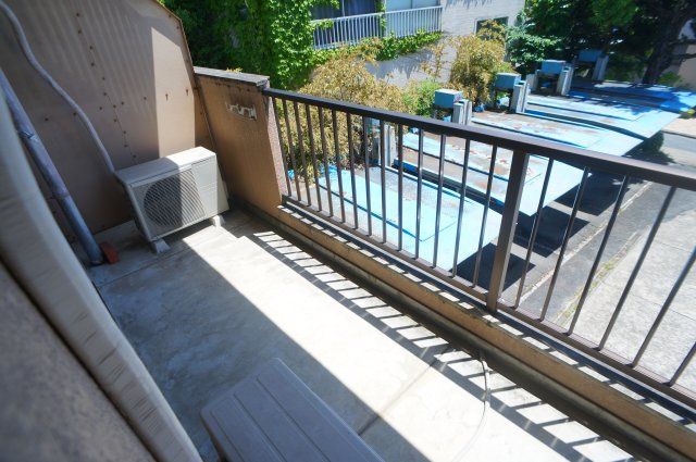 マンション芝のバルコニー