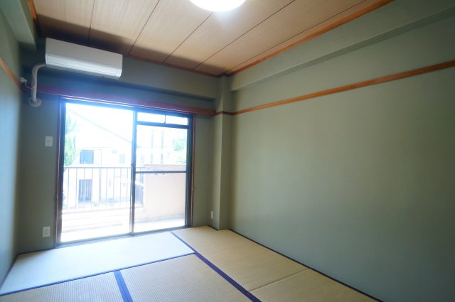 マンション芝の和室