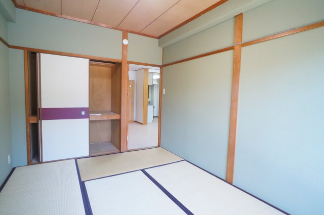 マンション芝の和室