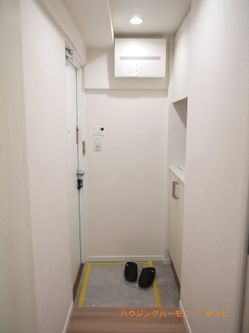 【玄関】 | トーア駒込マンション | 収納もある玄関です