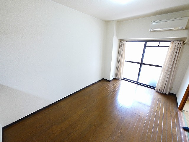 カサグランデ（大宮町）の居間・リビング