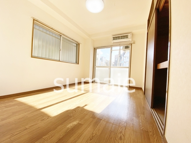 大貫マンションの寝室|★広々としたリビングです★