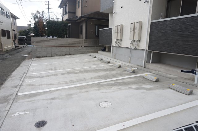 熊本市中央区黒髪２丁目のアパートの駐車場