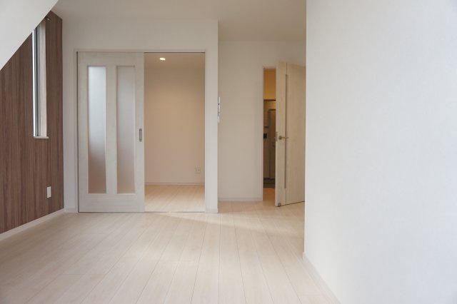 熊本市中央区黒髪２丁目のアパートの居間・リビング