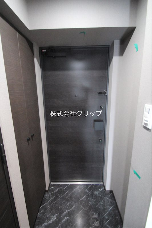 Le'a横濱阪東橋壱番館の玄関