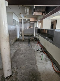 【内装】 | びわ湖岸道路に面する店舗