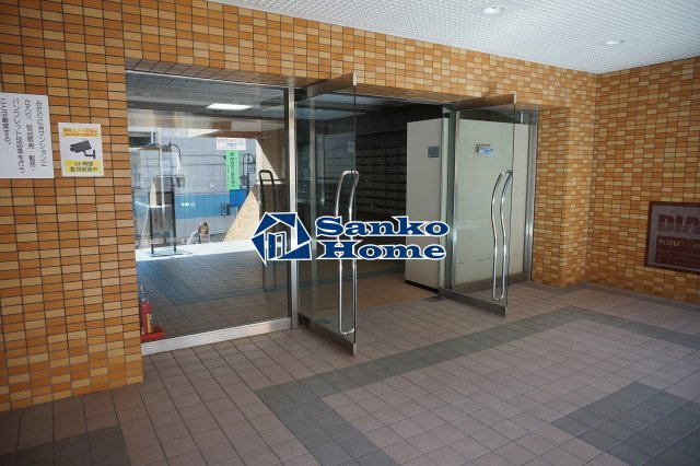 ダイアパレスステーションプラザお花茶屋のエントランス