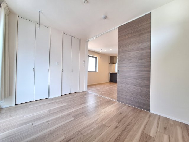 有栖川Ｈｅｉｇｈｔｓの子供部屋|★明るいフローリングの角部屋です★