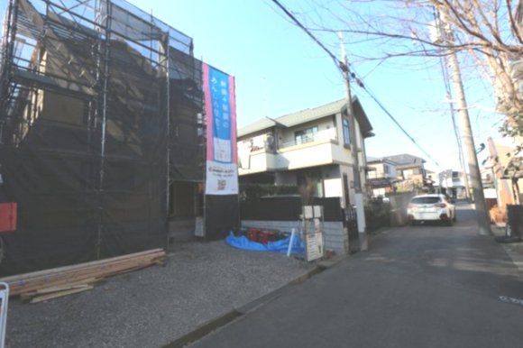 【Cradle garden】小平市花小金井第18の外観|カースペース2台並列で駐車可能！ゆとりのカースペースで来客時にも便利です。