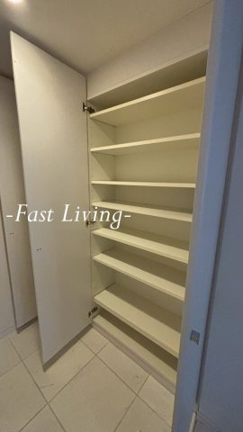 アーノンブライト一番町の収納