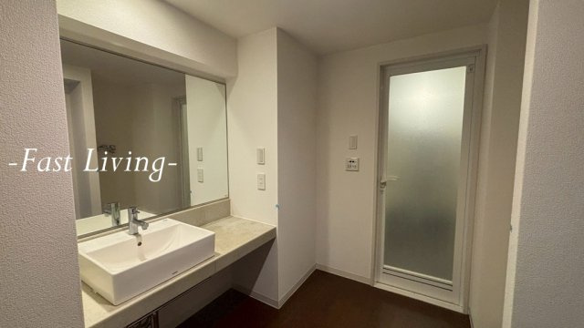 アーノンブライト一番町の独立洗面台