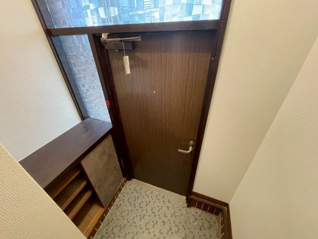 芦屋市南宮町戸建の玄関