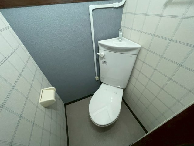 芦屋市南宮町戸建のトイレ