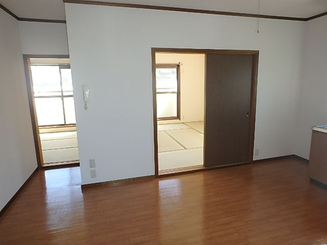 【居間・リビング】 | オリーブガーデンA