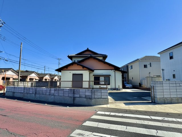 つくば市高見原中古戸建の前面道路含む現地写真
