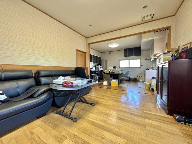 つくば市高見原中古戸建の居間・リビング