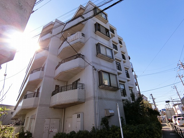 コスモ拝島の外観