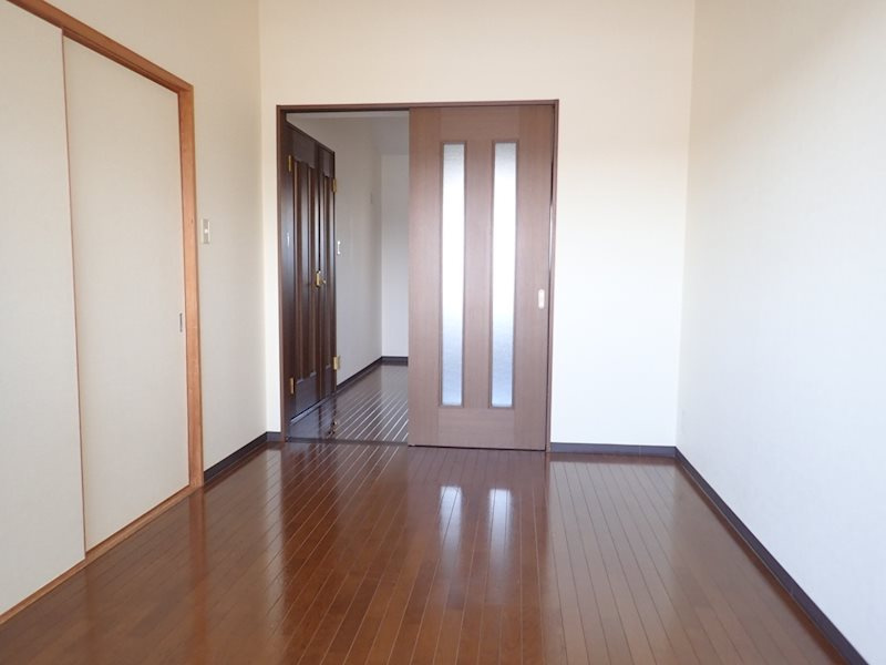 ネオグルント芦屋の居間・リビング