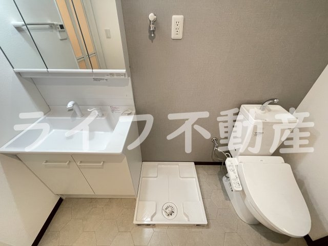 ヴァローレ布施の洗面所|ゆったりとスペースのある洗面所