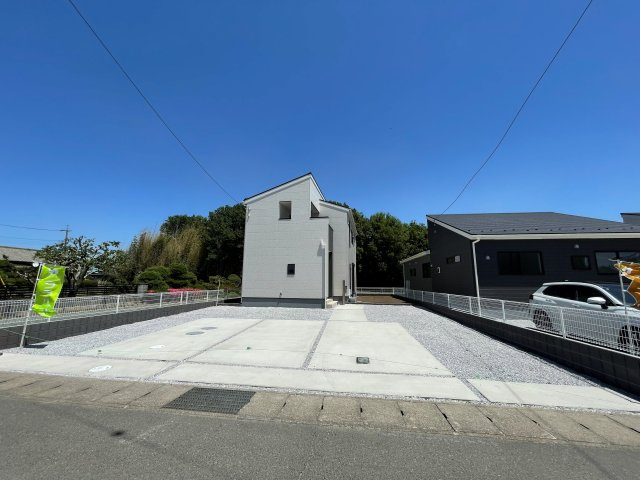 新築戸建・新築建売　太田市第1花香塚町　綿打小学校・綿打中学校の駐車場|駐車場は並列4台駐車可能です！