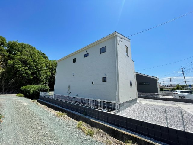新築戸建・新築建売　太田市第1花香塚町　綿打小学校・綿打中学校の外観