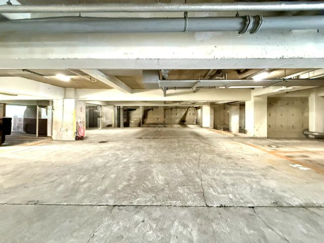 金沢八景ローズマンションアネックスの駐車場|開放感あふれる広々LDK