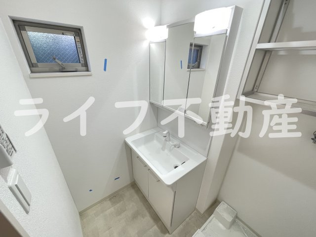 クリエオーレ小若江の独立洗面台|使いやすい独立洗面台です