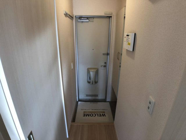 Ｄ－ｒｏｏｍ清水の玄関|玄関