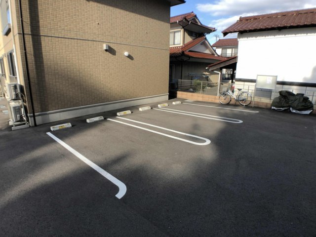 Ｄ－ｒｏｏｍ清水の駐車場|駐車場