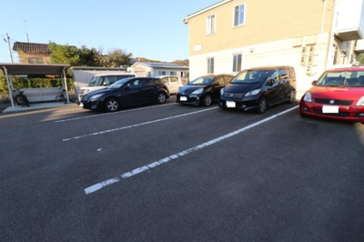 【駐車場】 | サニーフラット | 駐車場