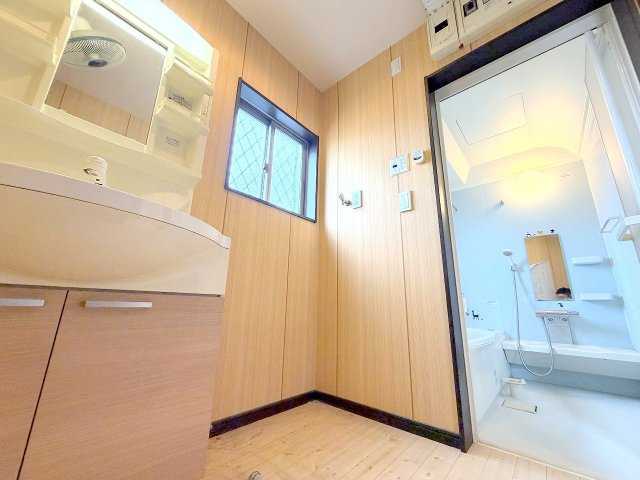 あきる野市野辺　リフォーム住宅の洗面所|リフォーム前写真※室内のご見学可能です。