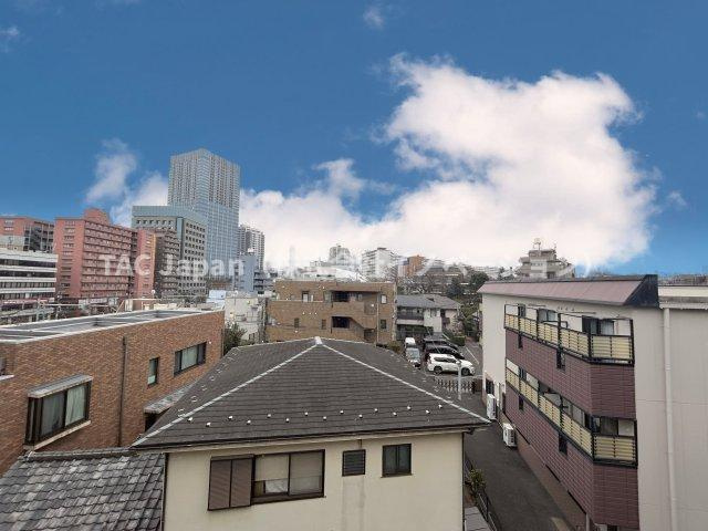 オーベル高田馬場の展望|～ぜひ現地をご確認下さい～
住環境に優れた『高田馬場４丁目』。周辺に高い建物は無く良好なロケーションと共に高い資産性が期待できます。