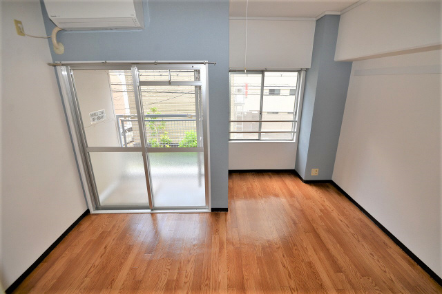 グランピア下山手の居間・リビング