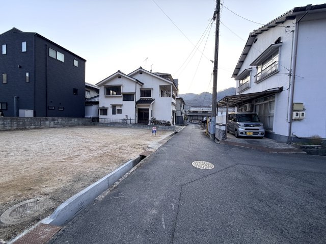 【前面道路含む現地写真】 | 広塩焼2丁目　広々48坪！