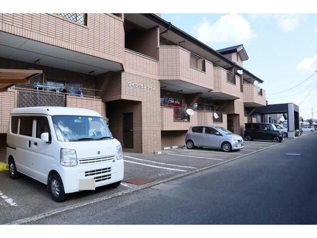 ヴィラ・サンライズ の駐車場